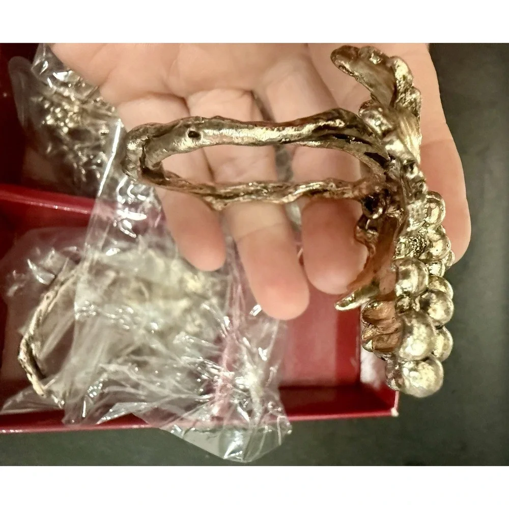 Arthur Court Set of 4 Napkin Rings Pattern Grape with Ivy # 09-0134 NEW
